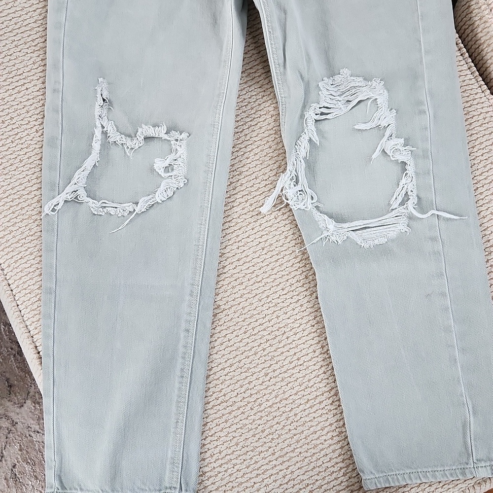 AEO Mom Straight Jeans, Size 6 Regular - Picture 5 of 8